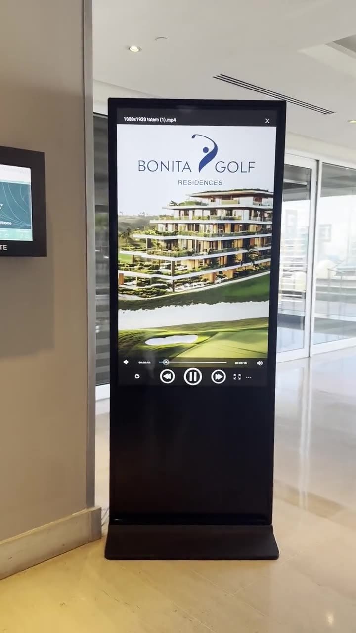 Tótem digital de exterior en evento al aire libre en República Dominicana