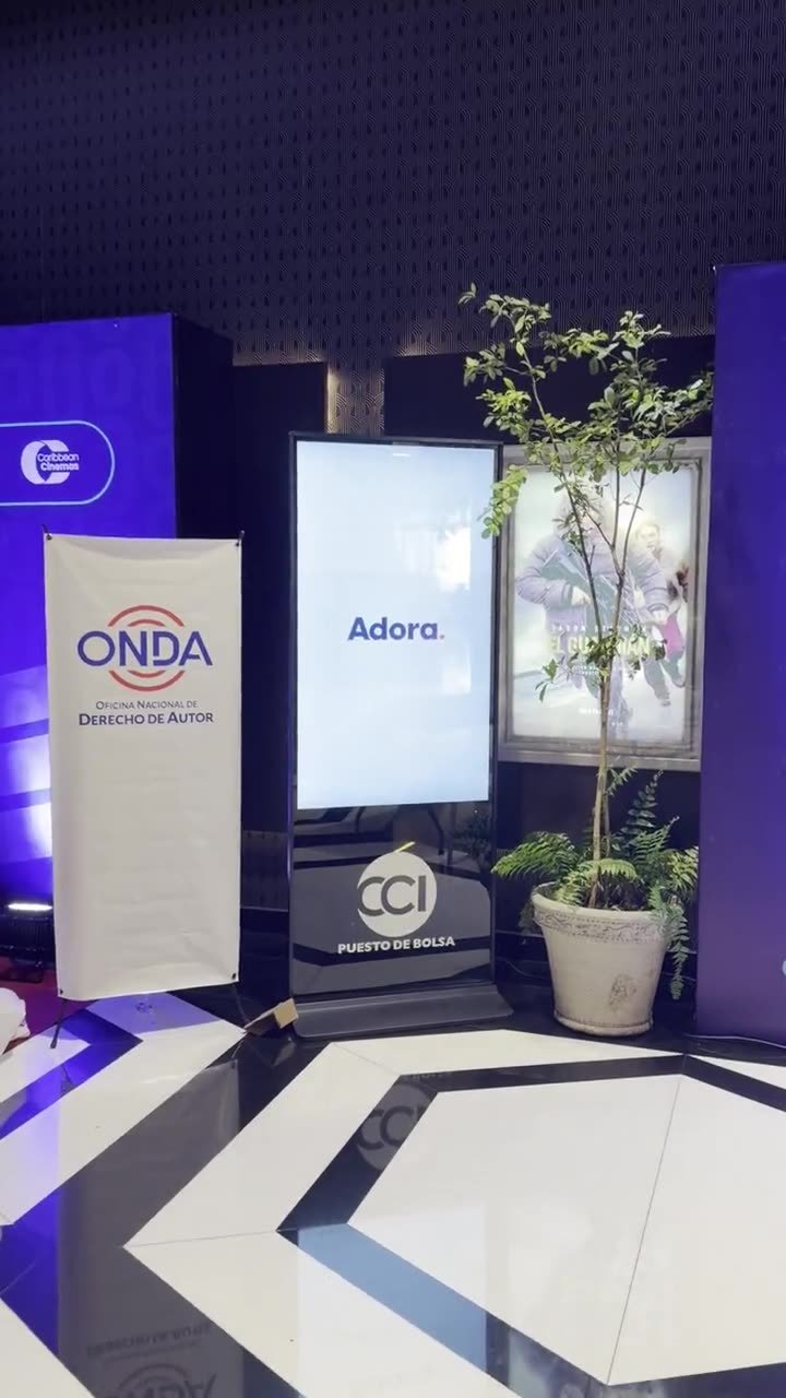 Alquiler de tótems digitales para evento corporativo en Santo Domingo